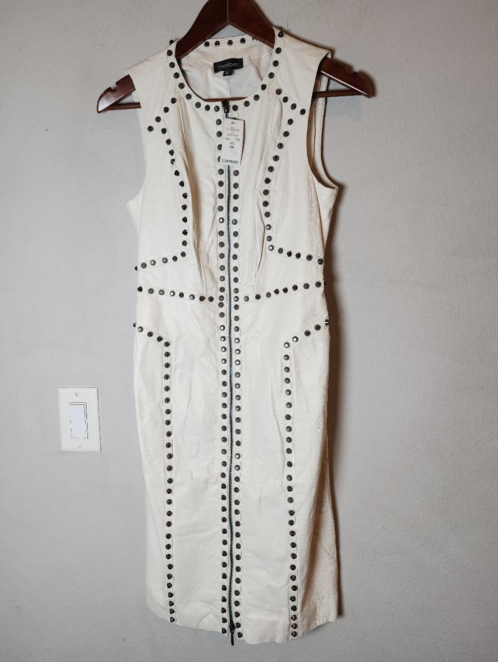 NWT Genuine Leather Ari White Studded Sleeveless Zip Front Dress Size XS Bebe